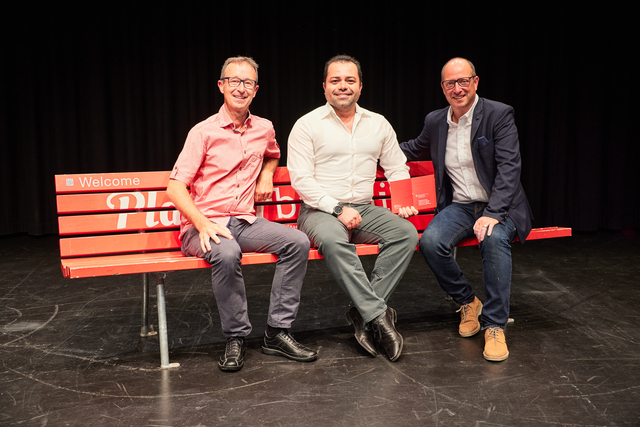 LAP Feier Luzerner Maler 2021: Amir Hossein Trottmann (Mitte) mit Roger Bruegger BBZB und Markus Hartmann, Kriens